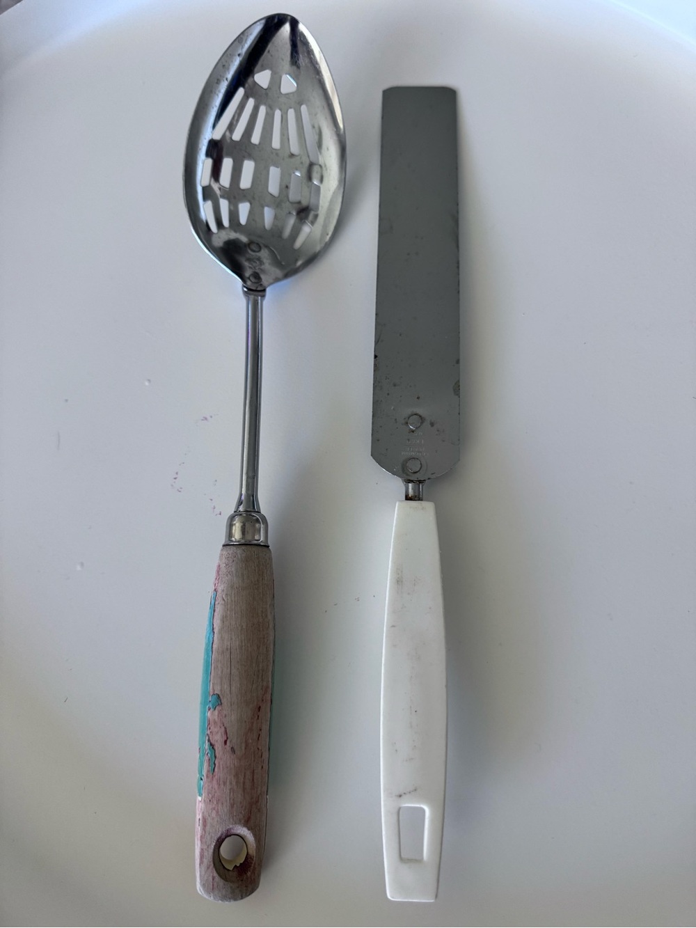 Eco Kitchen Slotted Spoon and icing Set - White & Natural Wood